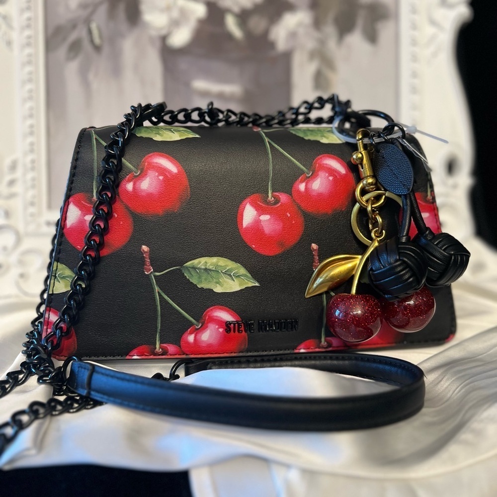 🍒Steve Madden Bjonna 2  black cherry print shoulder/Crossbody bag-🍒NWT